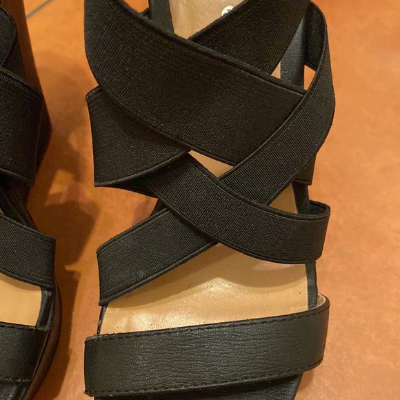Chinese Laundry strappy wedges 5" platforms. Sexy, comfortable. Great Condition - Picture 2 of 8